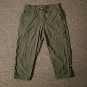 Like New Lululemon Athletica Dance Studio Crop II 6